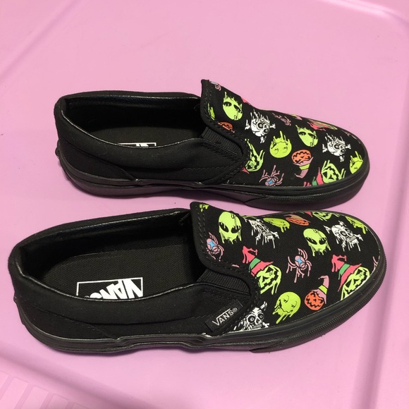 Vans Halloween/Glow In The Dark Classic Slip On Kids size 2 - Picture 3 of 5